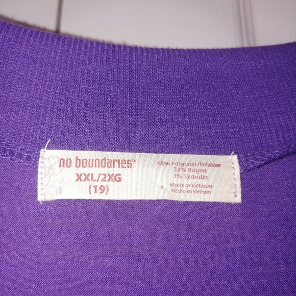 V neck blouse - Picture 2 of 2